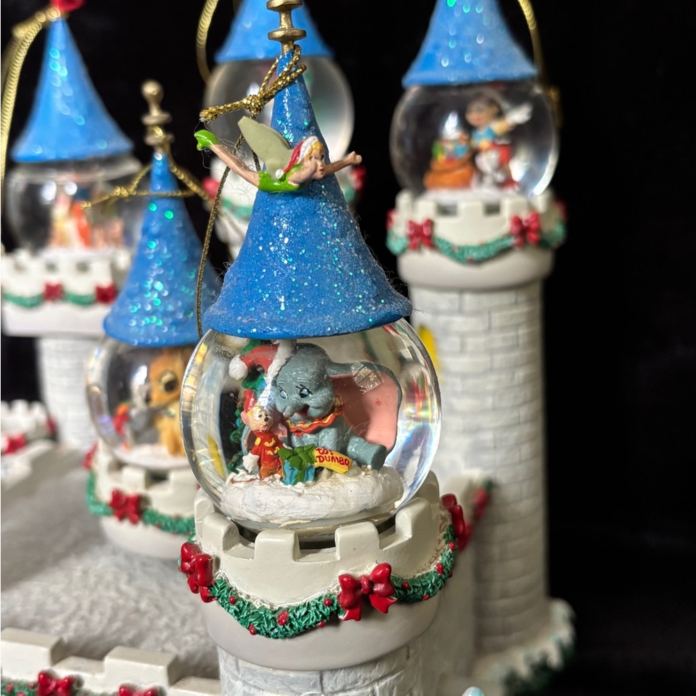 The Bradford Exchange Disney “Cinderella’s Castle” - Picture 4 of 13